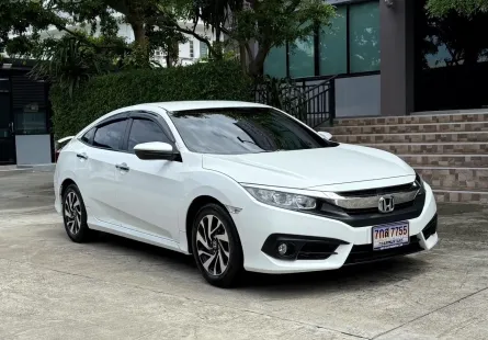 2018 HONDA CIVIC FC 1.8 EL รถมือเดียวออกป้ายแดง รถวิ่งน้อย เข้าศูนย์ทุกระยะ รถไม่เคยมีอุบัติเหตุครับ