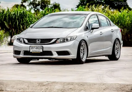 2013 Honda CIVIC 1.8 i-VTEC รถเก๋ง 4 ประตู 