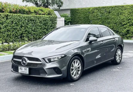Mercedes-Benz A-Class 1.3 A200 2021 รถหรูพร้อมใช้งาน ไมล์น้อย 