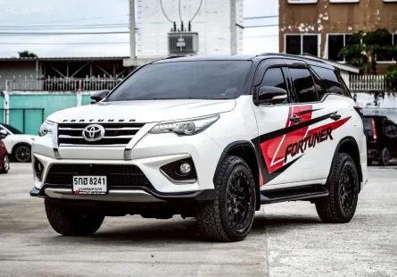 ด่วน! Toyota Fortuner 2.8 V TRD 4WD ปี 2017 พร้อมลุยทุกเส้นทาง!