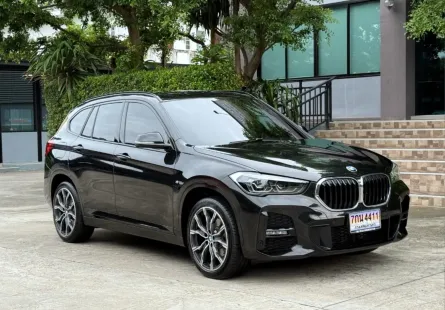 2021 BMW X1 20D MSPORT LCI รถมือเดียวออกป้ายแดง เข้าศูนย์ทุกระยะ รถยังมีวารันตีศูนย์เหลืออีกนานครับ