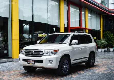 Toyota Land Cruiser VX 200 DIESEL V8 ขับเคลื่อน 4 ล้อ 4WD SUV