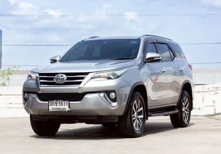 ลดราคา! Toyota Fortuner 2.8 V ปี 2015 รถครอบครัวสุดคุ้มค่า