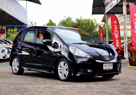 Honda Jazz 1.5 SV Top ปี 2012 มือเดียวตั้งแต่ป้ายแดง  ไม่เคยชน ไม่เคยแม้แต่แกะน๊อต ไม่เคยแต่งอ