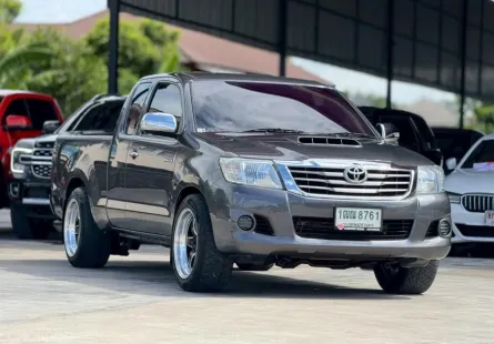 Toyota Hilux Vigo 2.5 E ปี 2014 สีเทา สภาพพร้อมใช้งาน