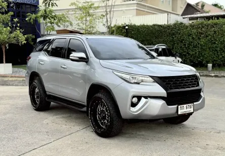 2016 Toyota Fortuner 2.4 V SUV รถสภาพดี มีประกัน 