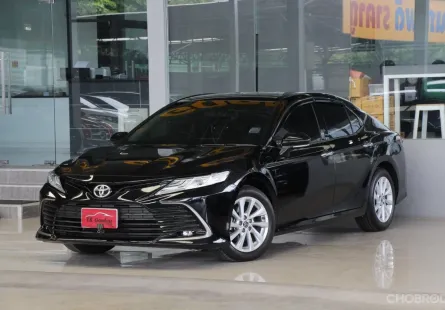 Toyota CAMRY 2.5 Sport ปี 2022 สภาพป้ายแดง ไมล์แท้18,xxxโล รถบ้านมือเดียว Warranty2027 ออกรถ0บาท