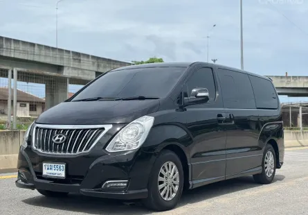 Hyundai H-1 2.5 Elite ปี 2017 สีดำ เลขไมล์น้อย รถสวย