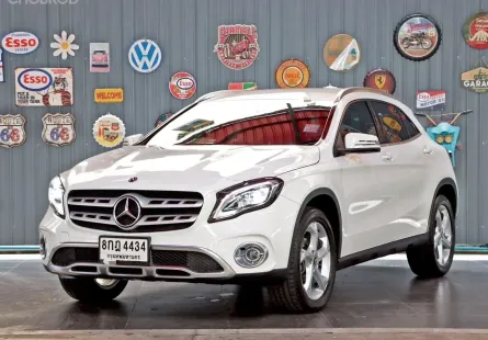 Mercedes-Benz GLA-Class 1.6 GLA200 ปี 2019 สภาพสวย วิ่งน้อย 86,000 กม.