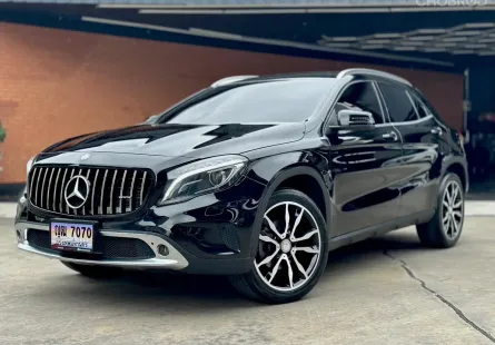 Mercedes-Benz GLA-Class 1.6 GLA200 2015 พร้อมใช้งาน ไมล์น้อย