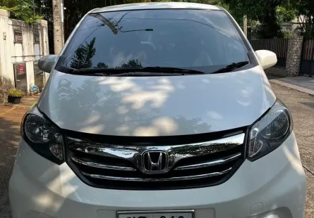Honda Freed 1.5 E ปี 2013 สภาพเยี่ยม ประตูสไลด์ไฟฟ้า