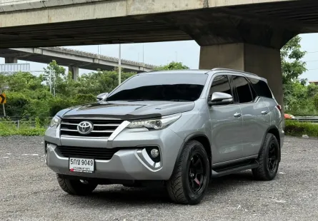 2016 Toyota Fortuner 2.8 V SUV ออกรถฟรี