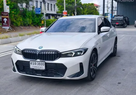 2023 BMW 330e M sport Lci สีขาว