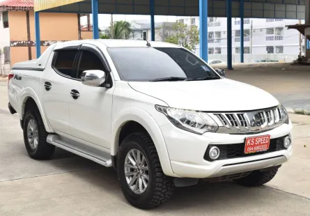 Mitsubishi Triton 2.4GLS Limited Plus D-CAB เกียร์ออโต้ สีขาว ปี2017