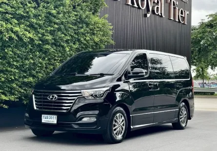 Hyundai H-1 2.5 Elite ปี 2018 รถบ้านมือเดียว สภาพป้ายแดง 