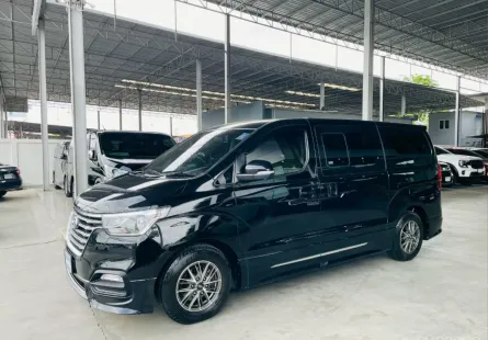 HYUNDAI H1 2.5 DELUXE 2021 รถสวย มือแรก ไมล์น้อย 6 หมื่นโล หน้าใหม่ ประตูไฟฟ้า รับประกันตัวถังสวย