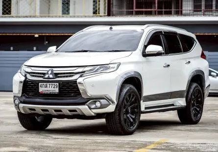 Mitsubishi Pajero Sport 2.4 4WD ปี 2015 ราคาพิเศษสุด!