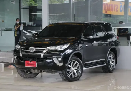 Toyota Fortuner 2.4 V 4WD ปี2018 ใช้น้อยเข้าศูนย์ตลอด รถบ้านแท้ๆ สวยเดิมทั้งคันรับประกัน ออกรถ0บาท