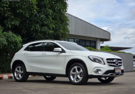 Mercedes-Benz GLA-Class 1.6 GLA200 2018 รถออกศูนย์เบนซ์