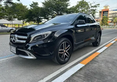GLA 200 วิ่งน้อยไมล์แท้ 63,XXX KM มีประวัติตรวจสอบได้ รถใช้แต่ใน กทม สภาพเดิมไม่เคยมีอุบัติเหตุ 100%