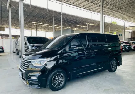 HYUNDAI H1 2.5 DELUXE 2021 รถสวย มือแรกออกห้าง สภาพพร้อมใช้ ไมล์น้อย 4 หมื่นโล TOP รับประกันตัวถัง