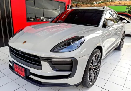 ขาย Porsche Macan 2.0 PDK 2022 สภาพป้ายแดง ไมล์น้อย มือเดียวป้ายแดง  สีเครยอน 