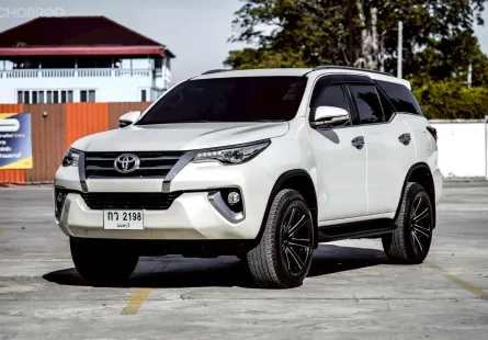 Toyota Fortuner 2.4 V ปี 2016 รถบ้านแท้ ไมล์น้อย