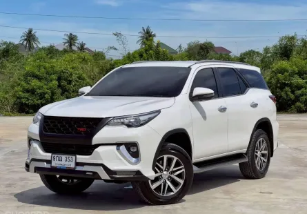 2016 Toyota Fortuner 2.8 V 4 WD SUV เจ้าของขายเอง  รถบ้านมือเดียว ไมล์น้อย 