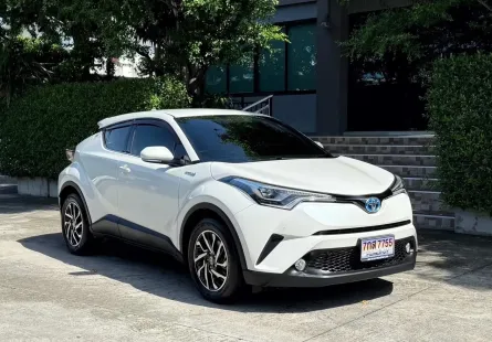 2019 TOYOTA CHR HV รถมือเดียวออกป้ายแดง รถวิ่งน้อย เข้าศูนย์ตามระยะ รถไม่เคยมีอุบัติเหตุครับ