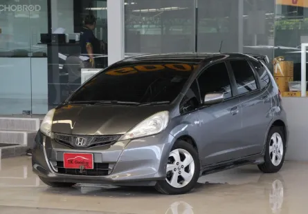 Honda JAZZ 1.5 S i-VTEC ปี 12 รถบ้านมือเดียว ไม่เคยติดแก๊สแน่นอน สวยเดิมทั้งคัน เข้าศูนย์ตลอด ฟรีดาว