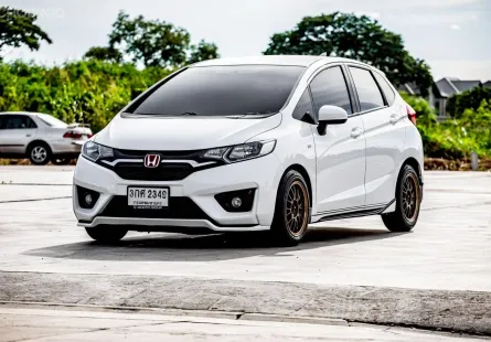 2014 Honda JAZZ 1.5 i-VTEC รถเก๋ง 4 ประตู 