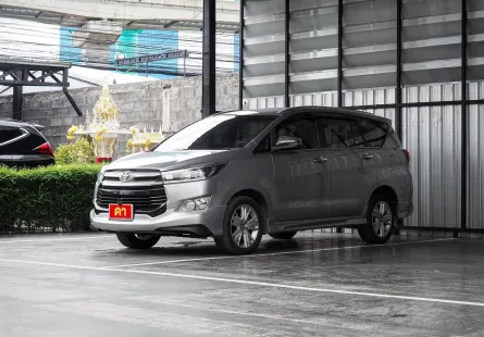 2019 Toyota Innova 2.8 V  เบาะแยก  ไมล์แท้