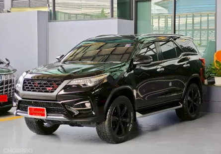 2017 Toyota FORTUNER 2.4 (ปี 15-25) V 4WD SUV