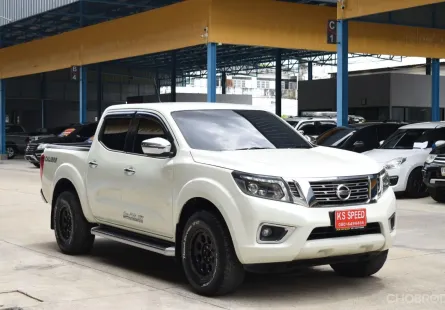 Nissan Navara NP300 2.5V Calibre D-CAB สีขาว เกียร์ออโต้ ปี 2015 