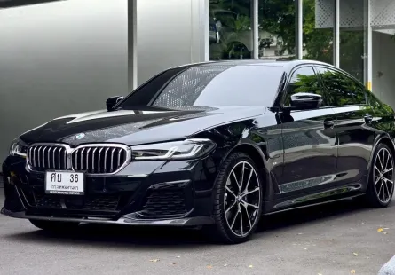 BMW 5 Series 2.0 530e 2021 สุดยอดรุ่นท็อป รถสวย มือเดียวป้ายแดง แถม BSi 3 ปี 