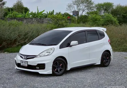 HONDA JAZZ 1.5 SV i-VTEC [GE] " รุ่นท็อป " ปี 2012 รุ่นยอดฮิต ทรงสปอร์ต ภายในกว้างขวาง คล่องตัว