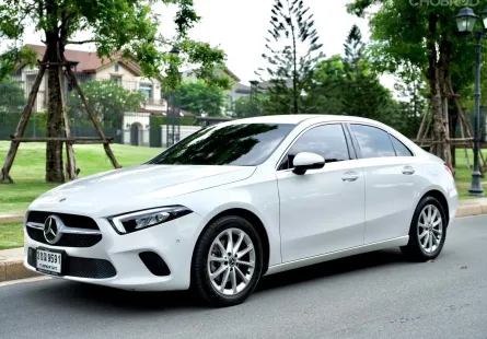 Mercedes-Benz A-Class A200 Progressive 2022 สภาพเหมือนป้ายแดง ไมล์น้อย มือเดียว  เจ้าของขายเอง 