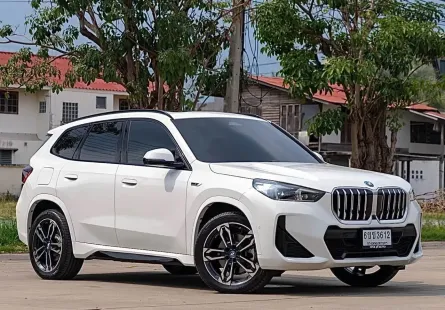 BMW X1 1.5 xDrive30e ปี 2023 รถ SUV สุดหรู ไมล์น้อย มือเดียวป้ายแดง เจ้าของขายเอง  