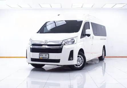 1D964 TOYOTA COMMUTER 2.8 MT 2023