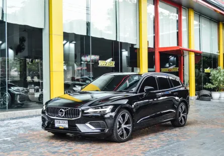 Volvo v60 T8 inscription recharge รถปี 2021