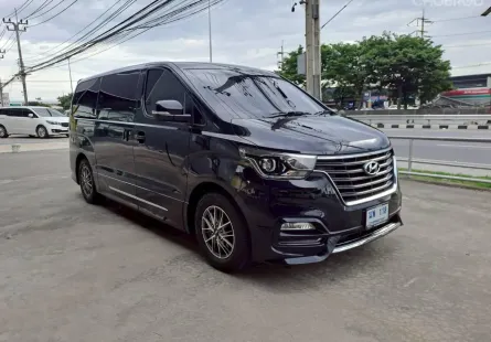 ขายรถ Hyundai H-1 2.5 Elite NS ปี 2024 สภาพดีมาก มือเดียวป้ายแดง ไมล์น้อยสุด 
