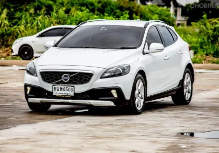 2014 Volvo V40 2.0 รถเก๋ง 5 ประตู 