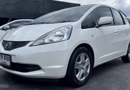 2010 Honda JAZZ 1.5 i-VTEC รถเก๋ง 5 ประตู รถบ้านแท้ ไมล์น้อย  