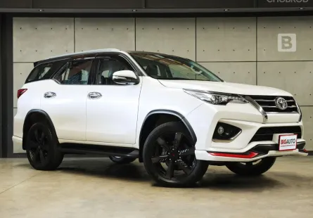 2017 Toyota FORTUNER 2.8 TRD Sportivo 4WD SUV AT ไมล์แท้ 6 หมื่น (วิ่งน้อย) FULL OPTION B3696