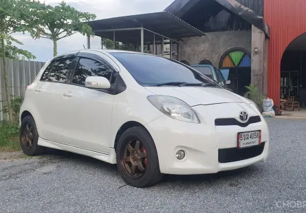 Toyota Yaris RS 1.5 สีขาว ปี 2013