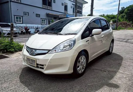 Honda Jazz 1.3 Hybrid เกียร์ออโต้ ปี 2012 เบนซิน-ไฟฟ้า ผ่อนเริ่มต้น 4,xxx บาท