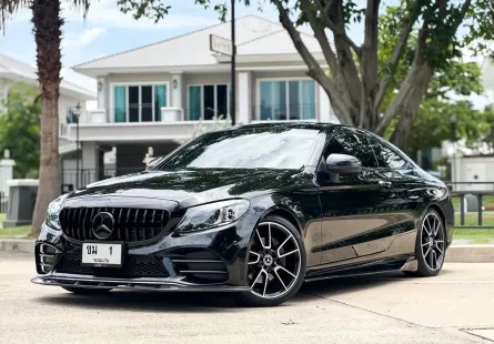 Mercedes-Benz C-Class C200 Coupe AMG Dynamic ปี 2020 สภาพดี ใช้งานน้อย มือเดียวป้ายแดง 