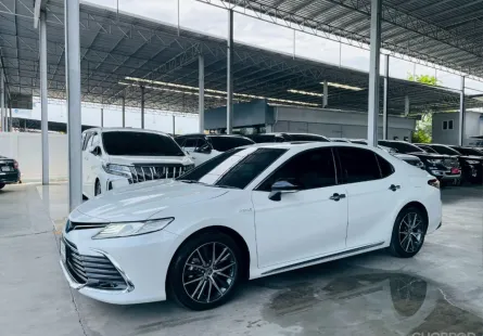 TOYOTA CAMRY 2.5 HEV PREMIUM ปี 2022 รถสวย มือแรกออกห้าง สภาพป้ายแดง ไมล์น้อย รับประกันตัวถังสวย