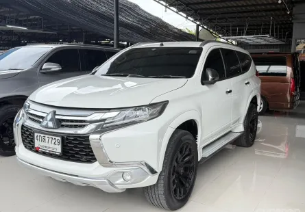 Mitsubishi Pajero Sport 2.4 4WD ปี 2015 ราคาพิเศษสุด!