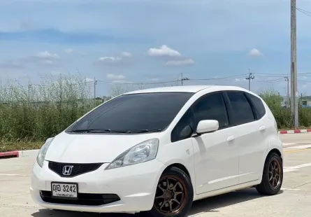 2010 Honda JAZZ 1.5 i-VTEC รถเก๋ง 5 ประตู ดาวน์ 0% รถสวย 